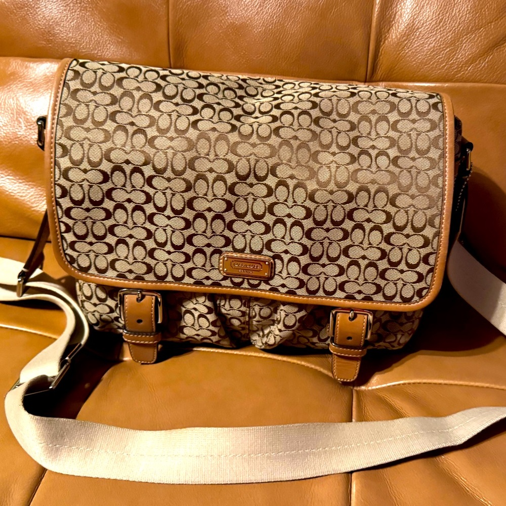 Coach messenger purse